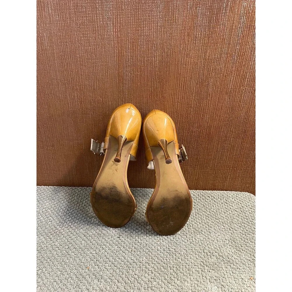 LINEA PAOLO Women's Tan  Peep Toe Buckle Strap Heel Size 8.5M - Picture 5 of 5